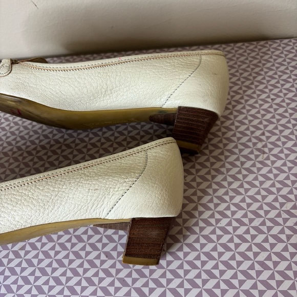 Vintage Ferragamo kitten heel horse bit loafer cream leather 7.5 - Picture 9 of 11